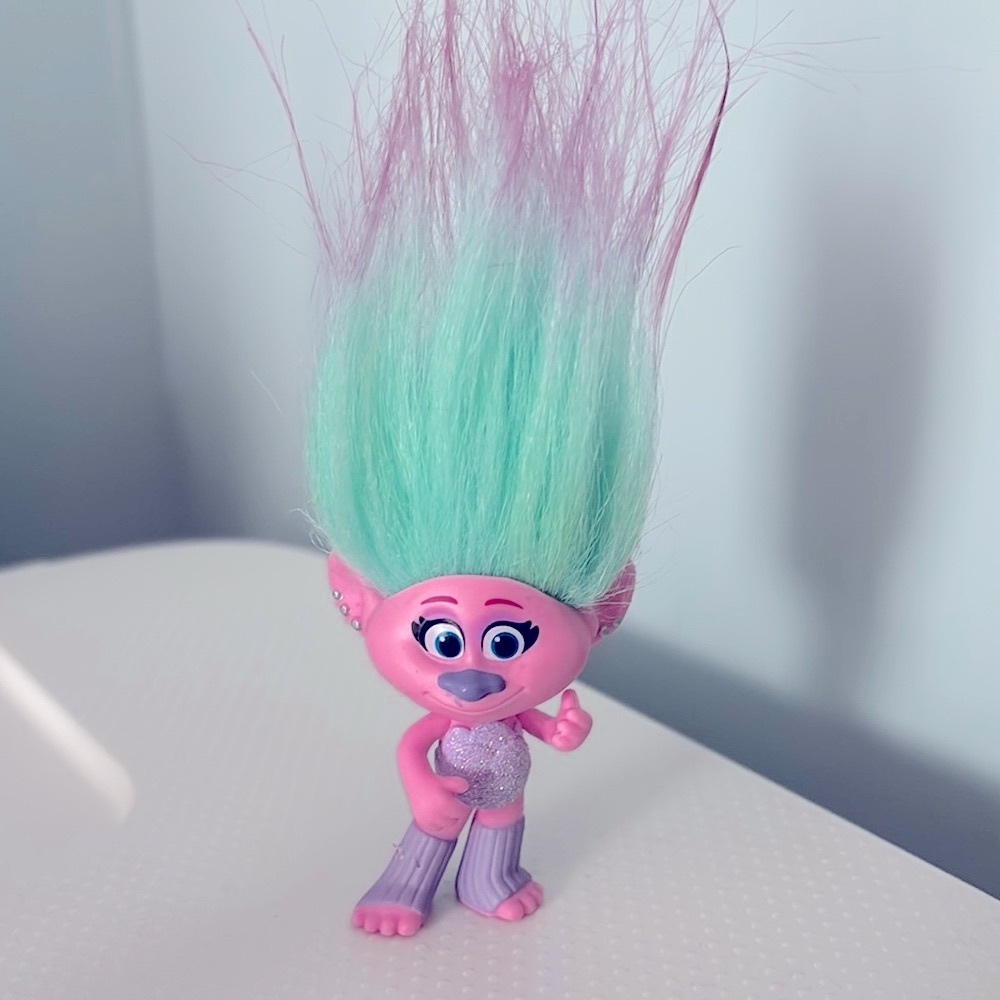 (Free) Trolls World Tour Satin
